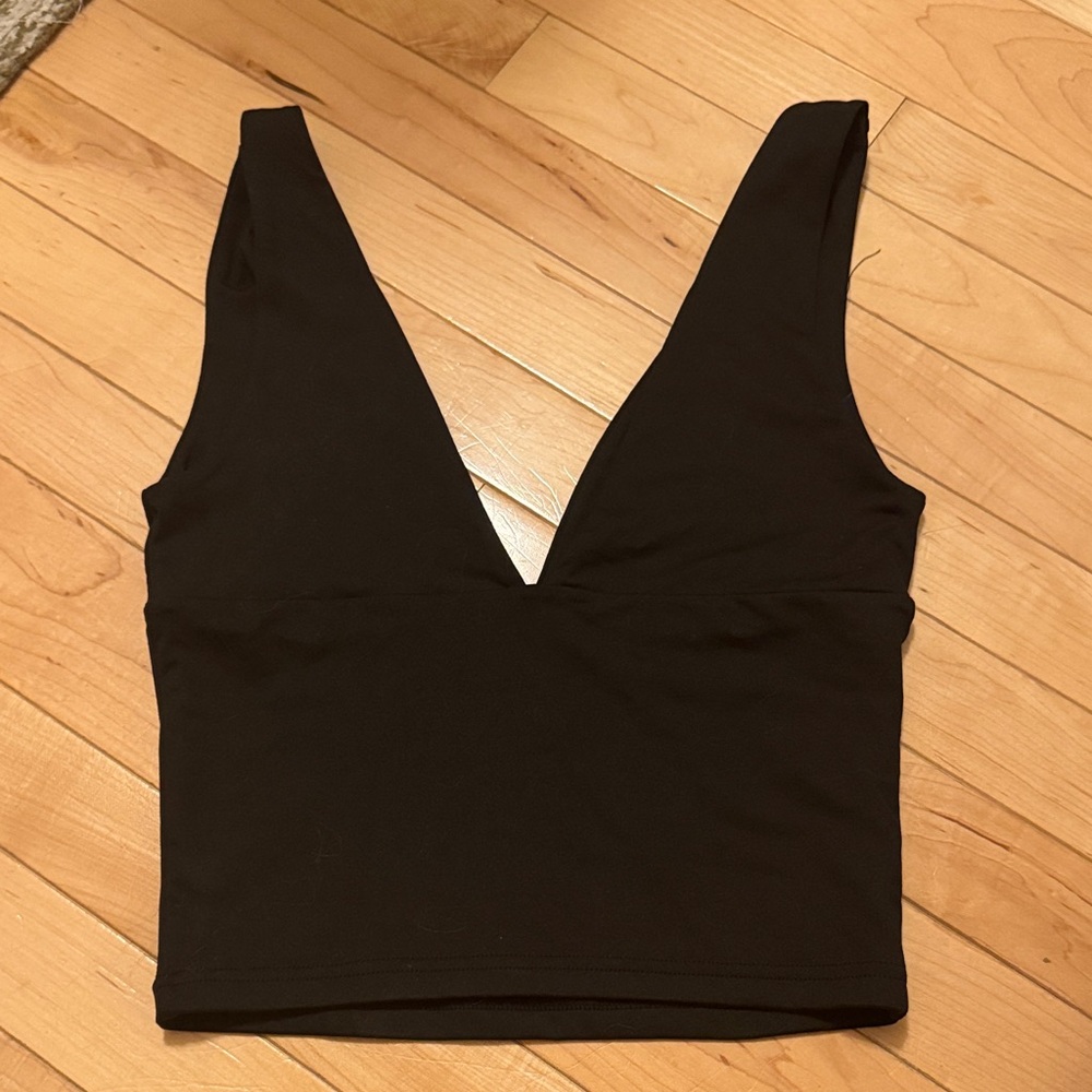 ReoRia Black V-Neck Top